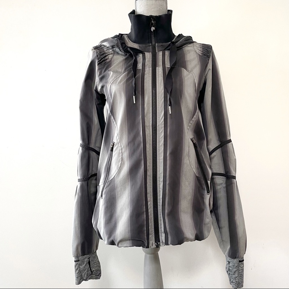 Lululemon run grey black track jacket in gradient stripe pattern